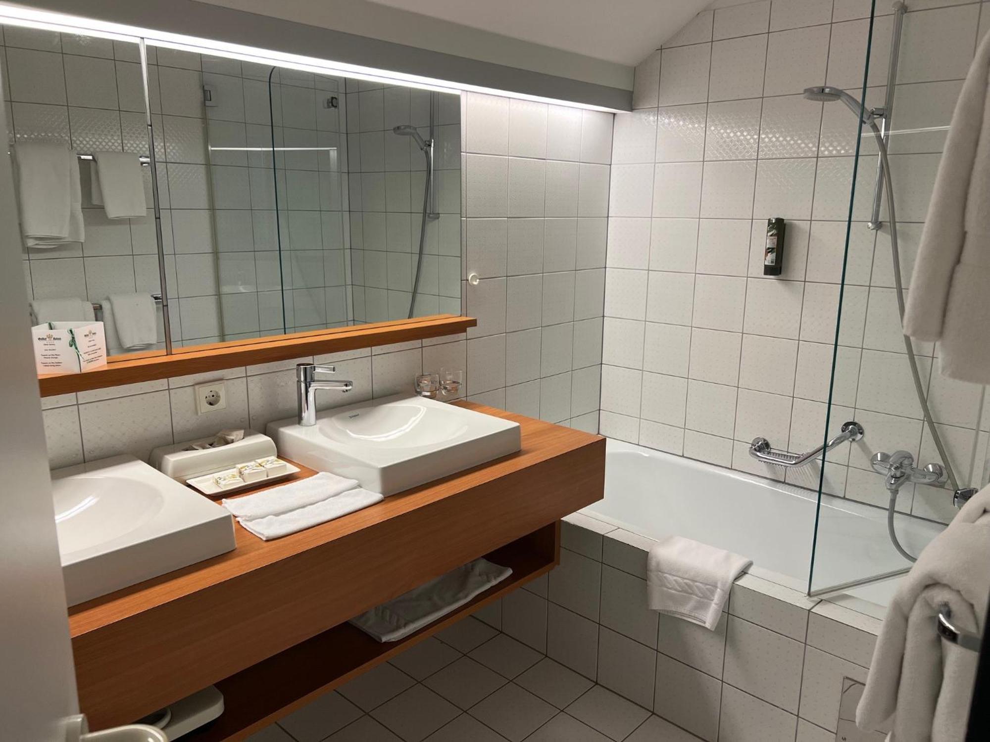 Hotel Gasthof Kroenele 루스테나우 외부 사진