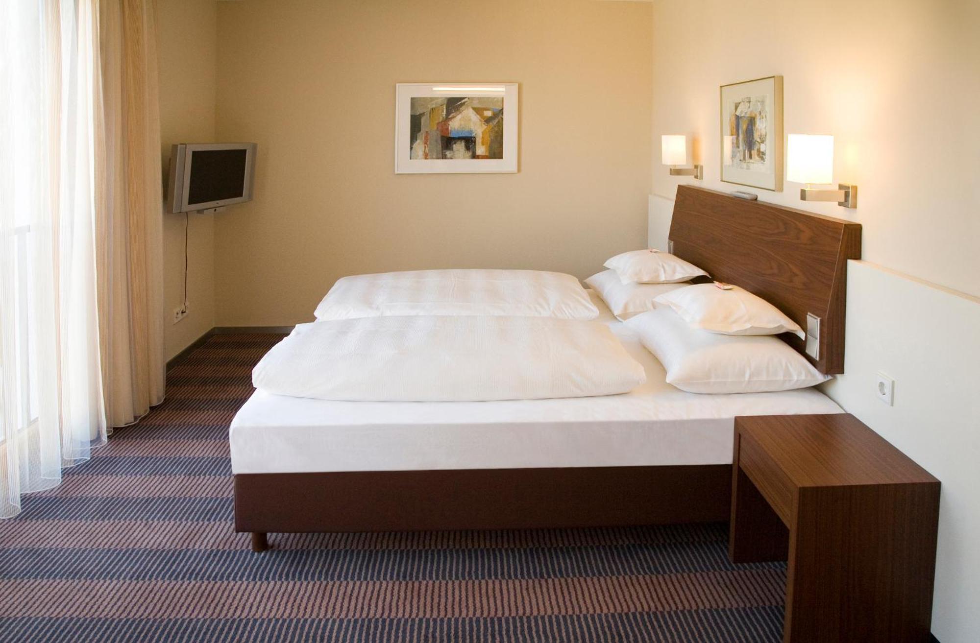 Hotel Gasthof Kroenele 루스테나우 외부 사진